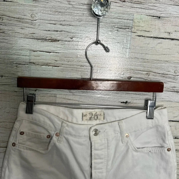We the free people white size 26 cropped distressed jeans - Picture 3 of 8